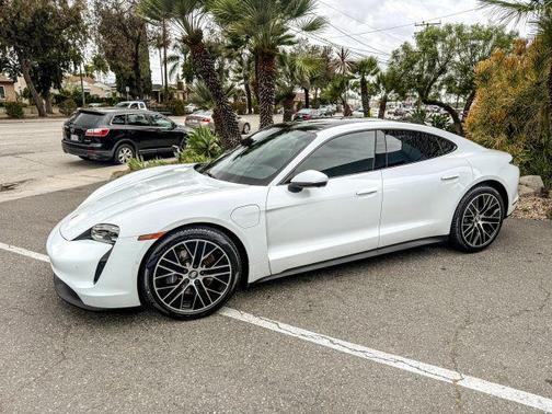 2022 Porsche Taycan Base