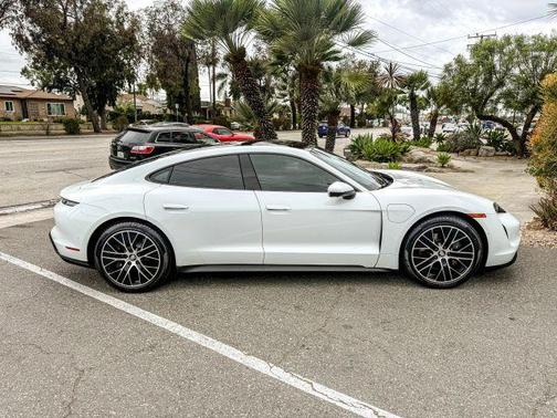 2022 Porsche Taycan Base