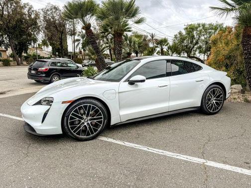 2022 Porsche Taycan Base