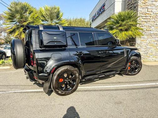 2023 Land Rover Defender 110 SE