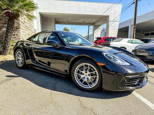 2023 Porsche 718 Cayman 