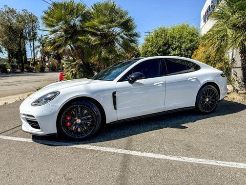 2017 Porsche Panamera Turbo