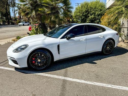 2017 Porsche Panamera Turbo