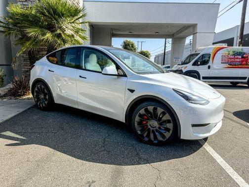 2025 Tesla Model Y Performance