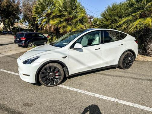 2025 Tesla Model Y Performance