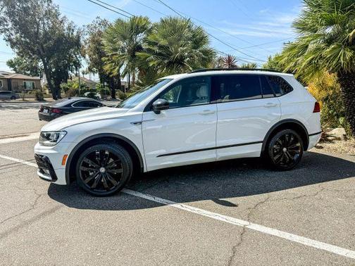 2020 Volkswagen Tiguan 2.0T SE R-Line Black