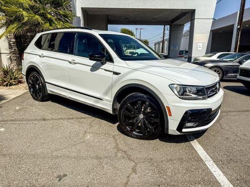 2020 Volkswagen Tiguan 2.0T SE R-Line Black