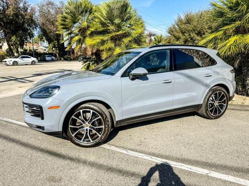2024 Porsche Cayenne Base