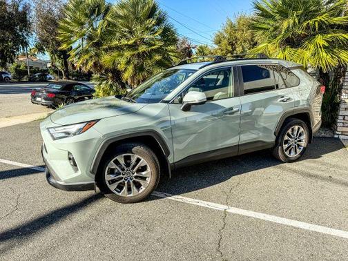 2023 Toyota RAV4 XLE Premium