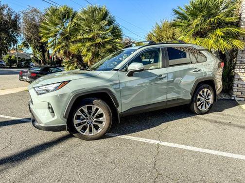 2023 Toyota RAV4 XLE Premium