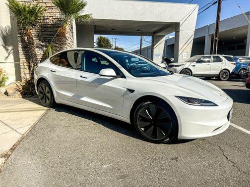 2025 Tesla Model 3 Long Range