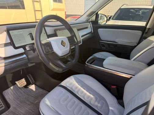 2023 Rivian R1S Adventure Quad Motor Large Pack
