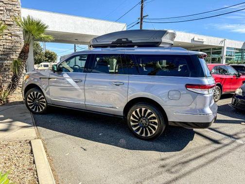 2022 Lincoln Navigator L Black Label