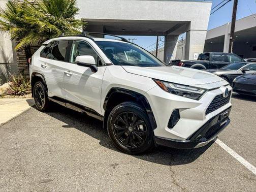 2023 Toyota RAV4 Hybrid SE