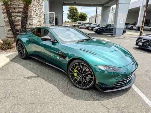 Green 2023 Aston Martin Vantage F1 Edition