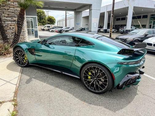 Green 2023 Aston Martin Vantage F1 Edition