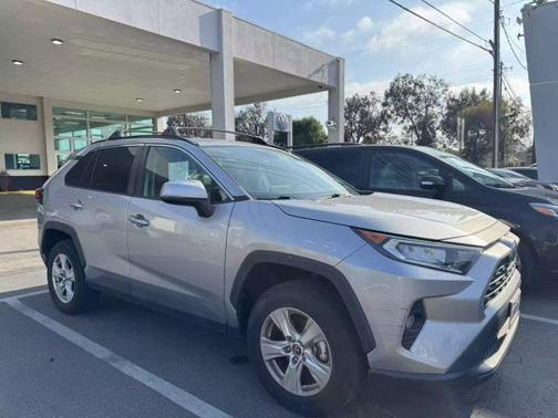 2020 Toyota RAV4 XLE