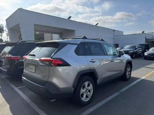 2020 Toyota RAV4 XLE
