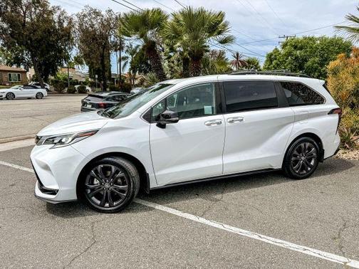 2024 Toyota Sienna XSE