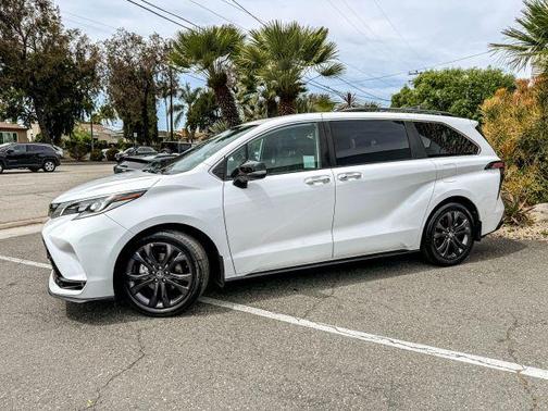 2024 Toyota Sienna XSE