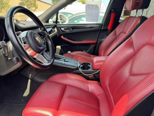 2019 Porsche Macan S