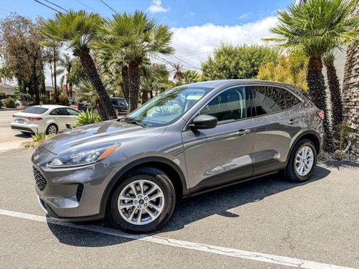 Gray 2022 Ford Escape SE