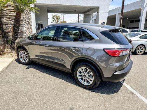 Gray 2022 Ford Escape SE