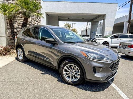 Gray 2022 Ford Escape SE