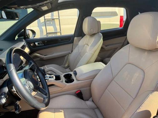 2020 Porsche Cayenne Base