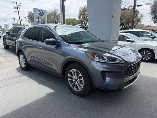 Gray 2022 Ford Escape SE