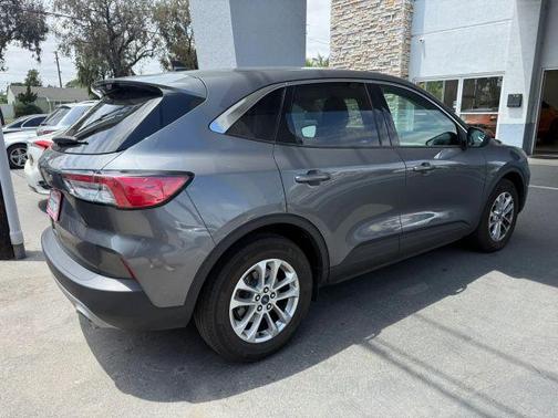 Gray 2022 Ford Escape SE