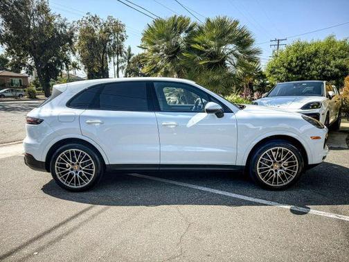 2022 Porsche Cayenne Platinum Edition