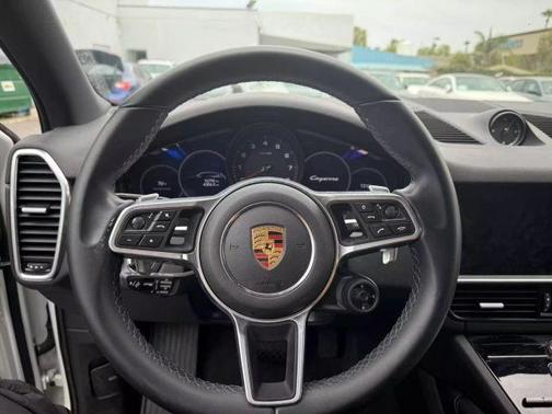 2022 Porsche Cayenne Platinum Edition