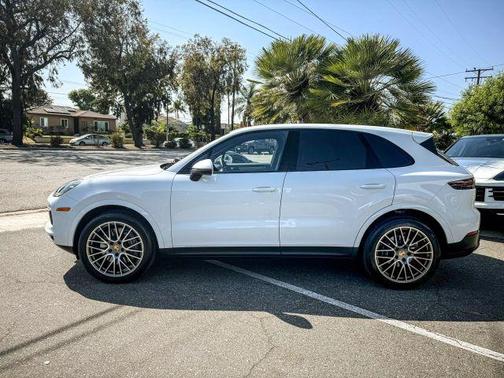 2022 Porsche Cayenne Platinum Edition