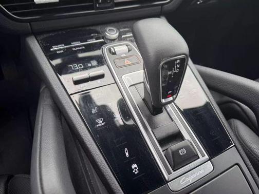 2022 Porsche Cayenne Platinum Edition