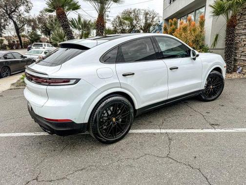 2024 Porsche Cayenne AWD