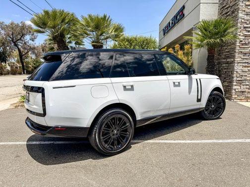 Fuji White 2024 Land Rover Range Rover P530 AUTOBIOGRAPHY LWB 7