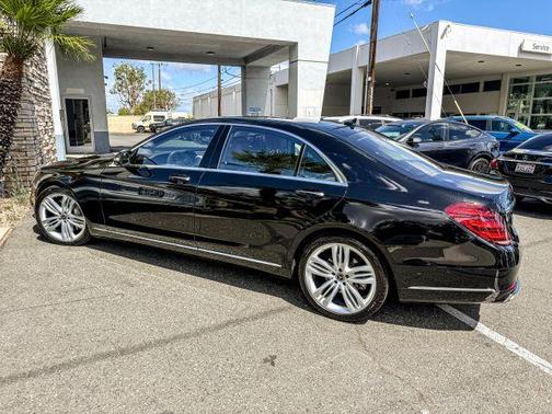 Black 2019 Mercedes-Benz S-Class S 560