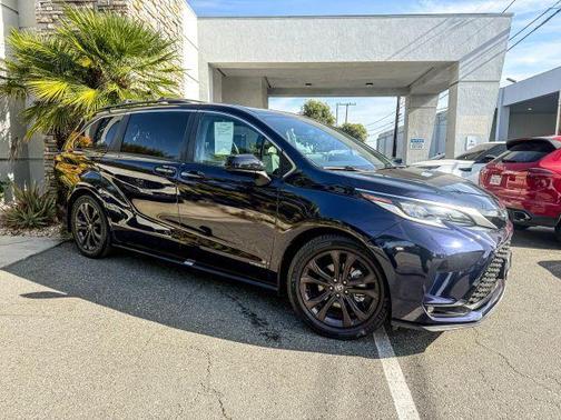 2021 Toyota Sienna XSE 7 Passenger