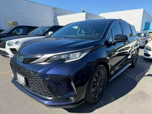 2021 Toyota Sienna XSE 7 Passenger
