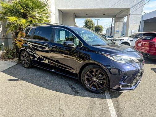 2021 Toyota Sienna XSE 7 Passenger