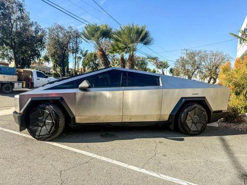 2024 Tesla Cybertruck Base