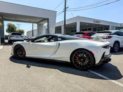 2020 McLaren GT Base