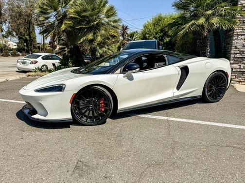 2020 McLaren GT Base
