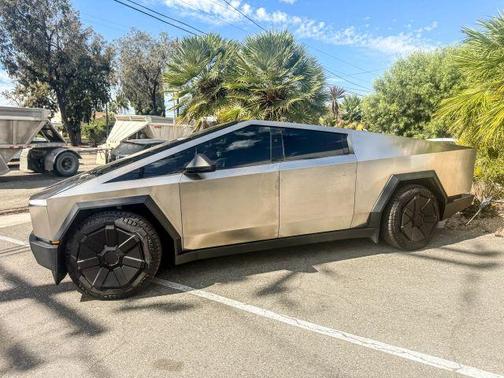 2024 Tesla Cybertruck Base