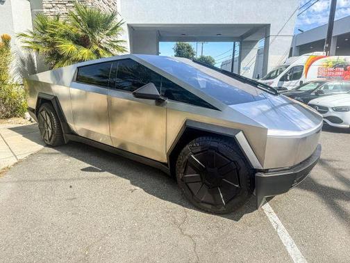 2024 Tesla Cybertruck Base