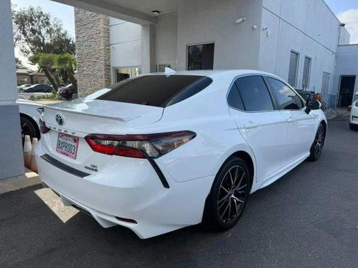 White 2021 Toyota Camry Hybrid SE