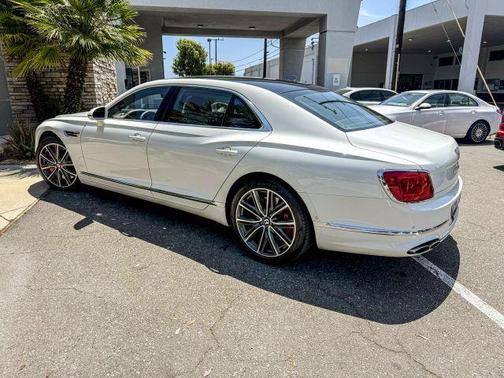 2022 Bentley Flying Spur V8