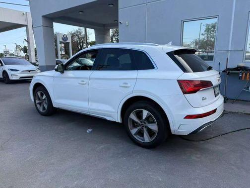 Ibis White 2022 Audi Q5 40 Premium