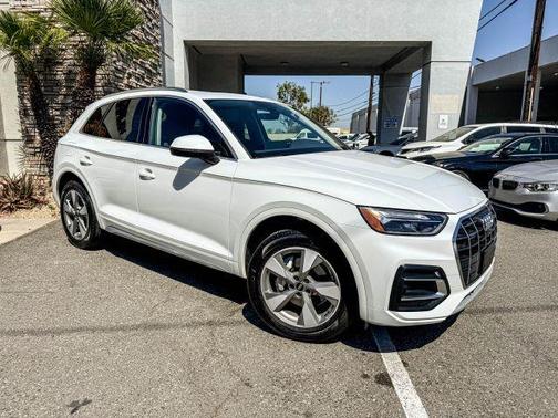 Ibis White 2022 Audi Q5 40 Premium